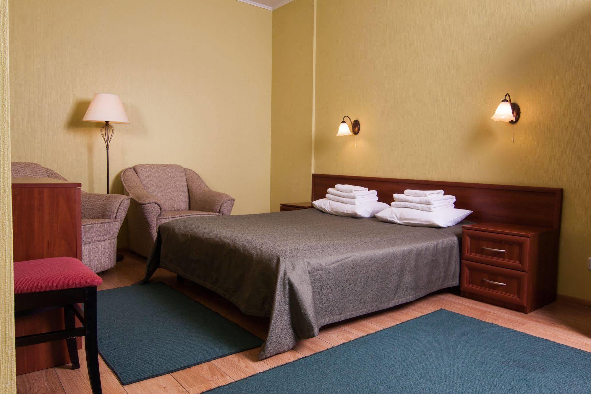 Mini-Hotel On Geroiv Energetykiv Street 18 Kyiv Exterior photo