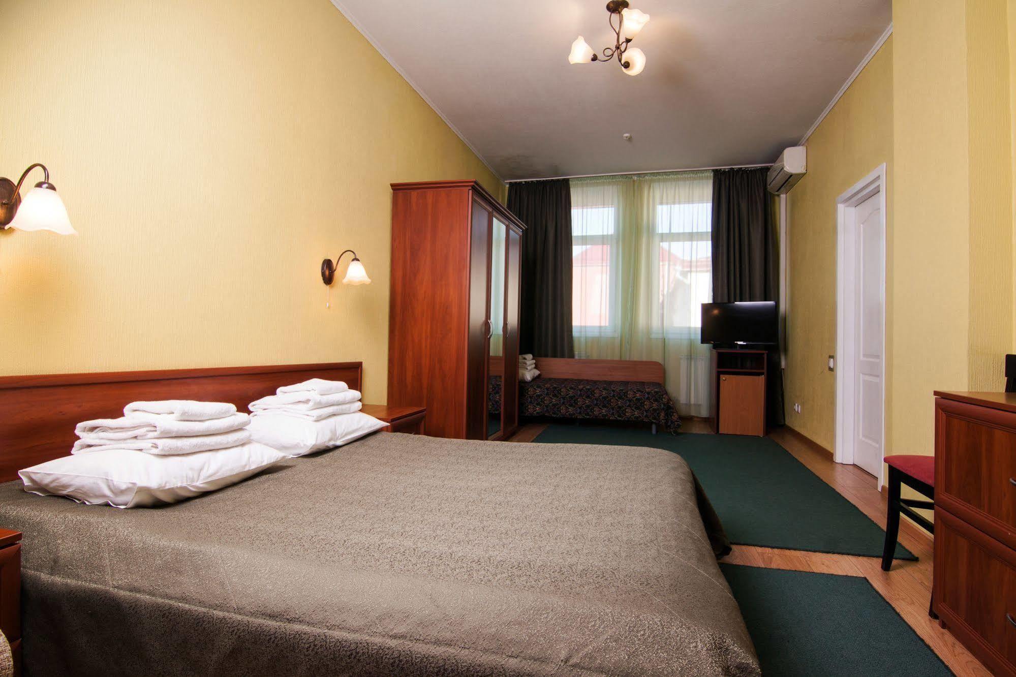 Mini-Hotel On Geroiv Energetykiv Street 18 Kyiv Exterior photo